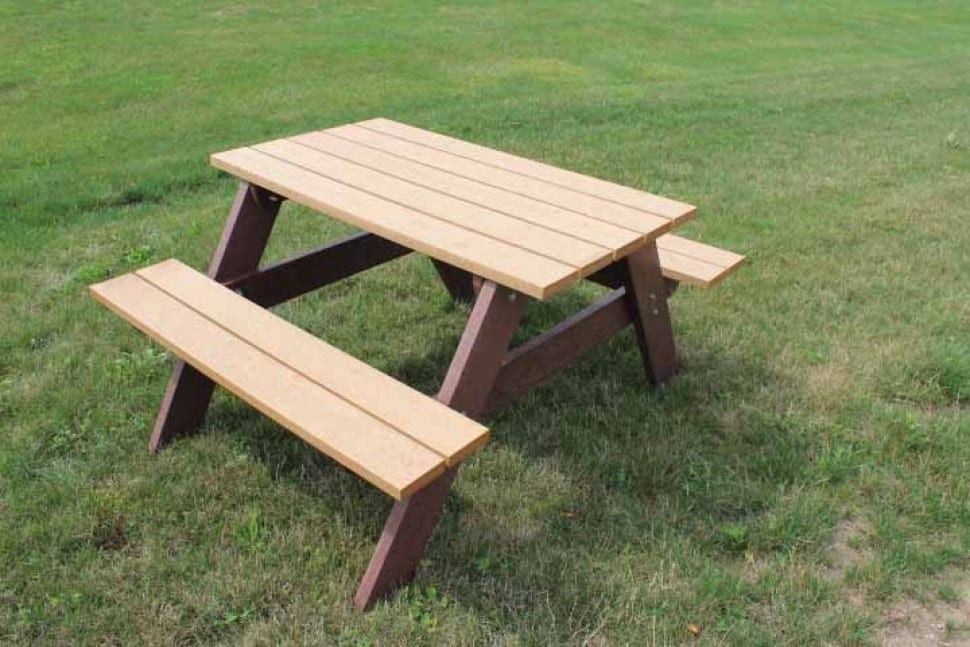 EconoMizer 4 Ft Compact Picnic Table Waste Wise Products