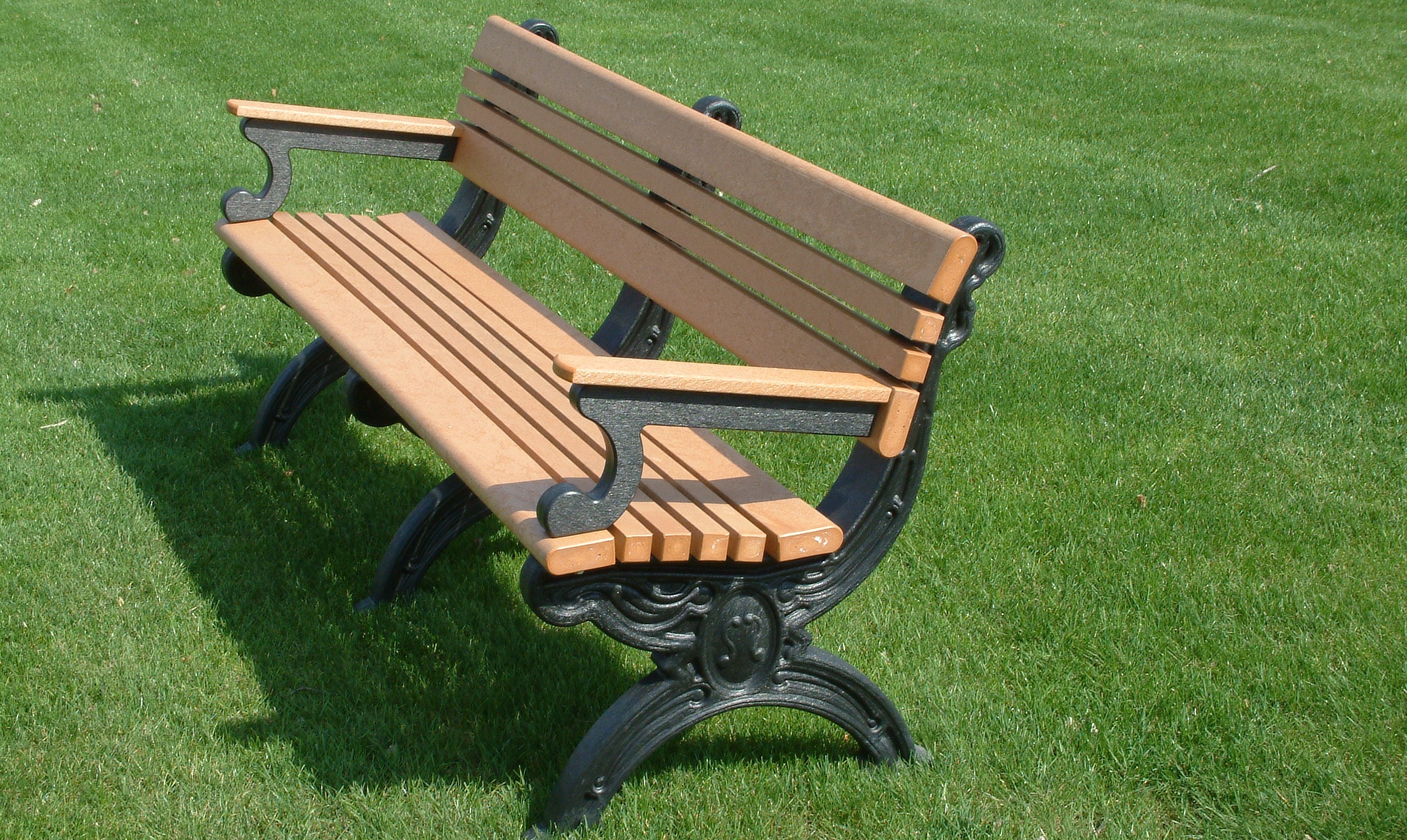 The Cambridge Recycled Plastic Park Bench