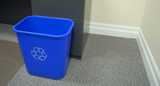 Desksider 28 Quart Bin