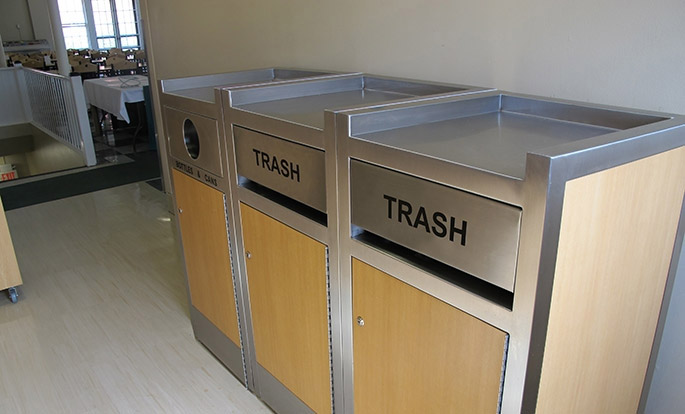 Keep Your Restaurant Clean and Organized with Tray Top Restaurant Trash Cans