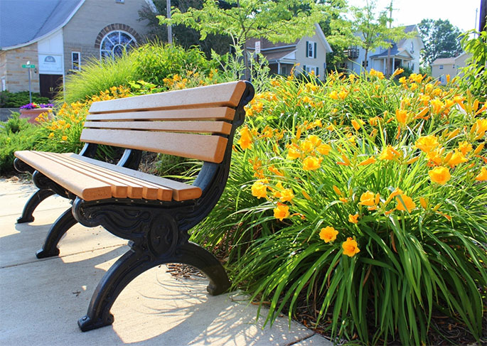 Why Choose 100% Recycled Park Benches?